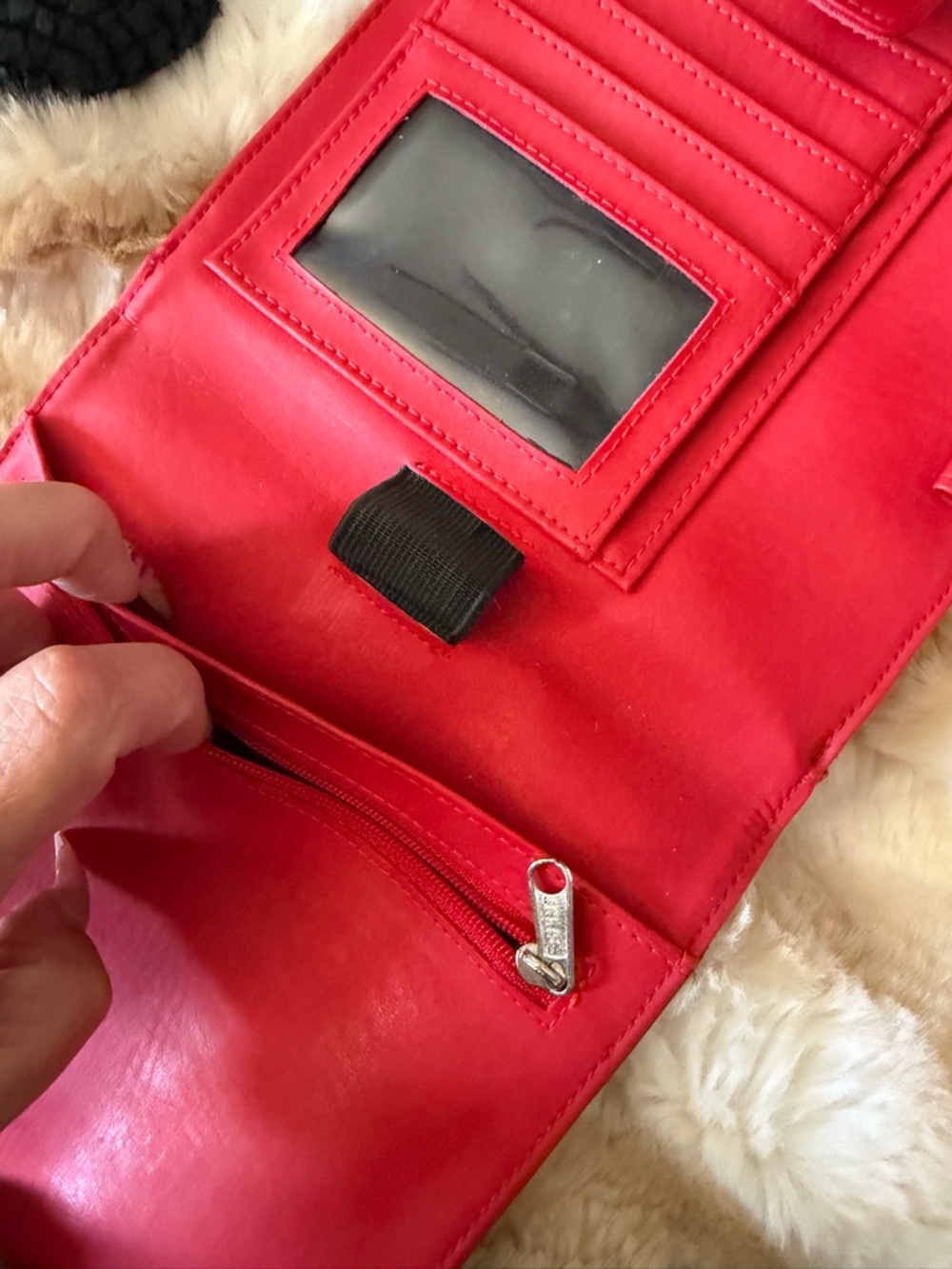 2 for 1 vintage 90’s summer Esprit Red Patent Crossbody Bag & black knit floral - Picture 5 of 11